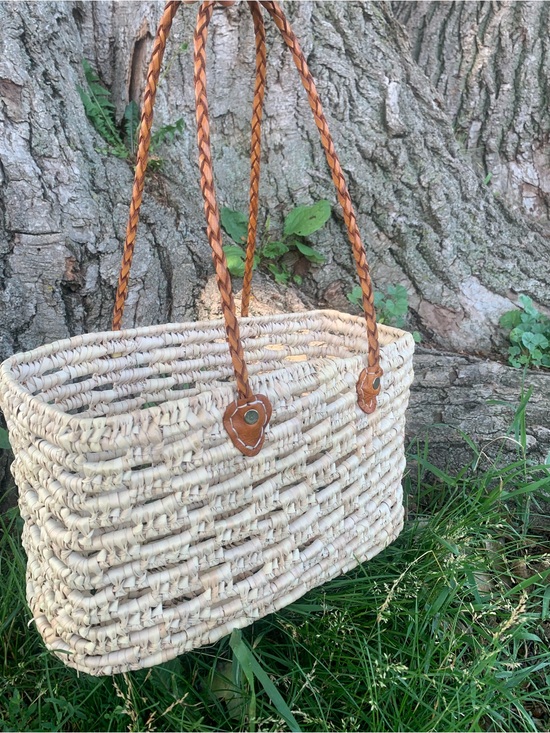 Handmade Handbags - NWT Handwoven picnic basket bag- wicker basket -tote bag - beach bag  basket